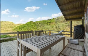 Outdoor dining - Amazing home in Skagen with kitchen (Skagen)