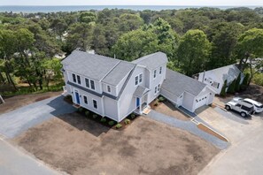 Exterior - Brand New Home & 5 Minute Walk to Ridgevale Beach (Chatham)