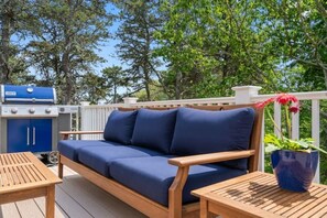 Property grounds - Brand New Home & 5 Minute Walk to Ridgevale Beach (Chatham)