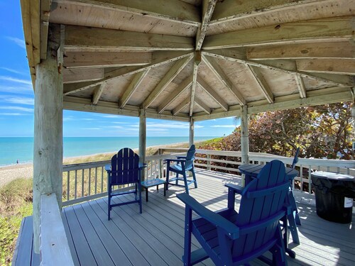 BEACH HOUSE Walk to Private Beach, Pool, & Restaurants