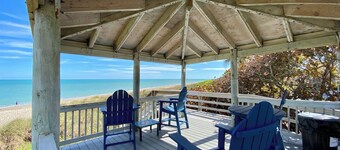 BEACH HOUSE Walk to Private Beach, Pool, & Restaurants