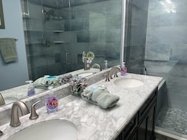 Premium Townhome | Bathroom | Free toiletries, hair dryer, towels, soap