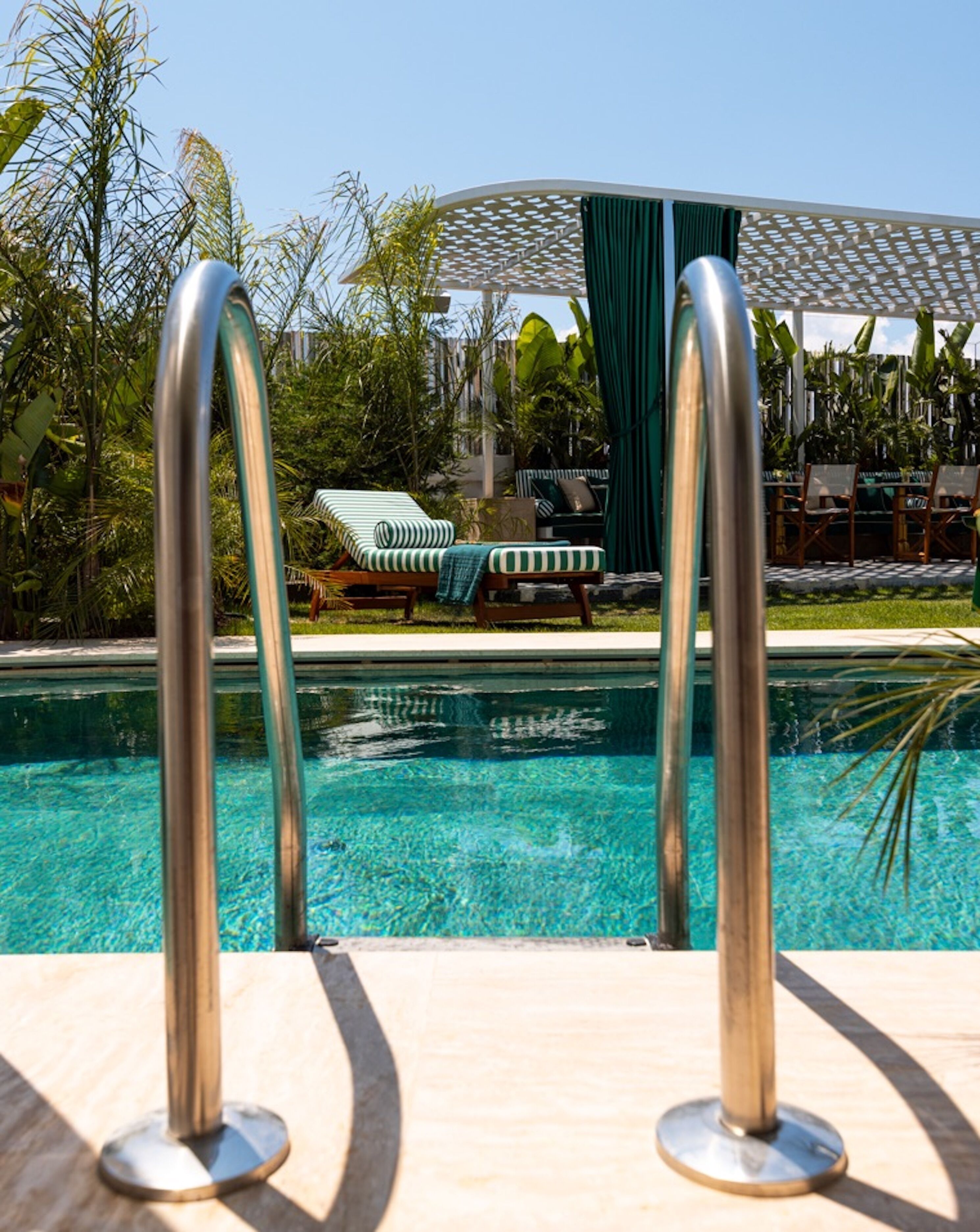 Pool Room | Egyptian cotton sheets, premium bedding, down comforters, minibar