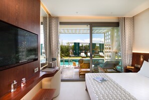 Pool Room | Egyptian cotton sheets, premium bedding, down comforters, minibar - The Xon Hotel (Cesme)