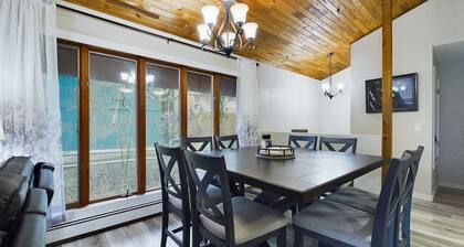 Juneau 3 bedroom home with Ocean & Mountain Views