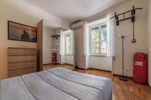 3 chambres, fer et planche à repasser, accès Internet, draps fournis