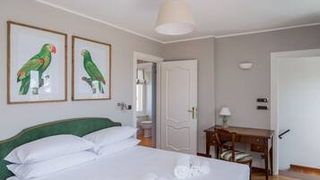 7 bedrooms, iron/ironing board, WiFi, bed sheets