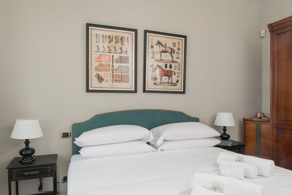 7 bedrooms, iron/ironing board, WiFi, bed sheets