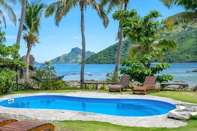 Barefoot Kuata Island