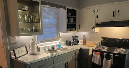 +Music City Home near Airport!!+