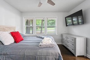 4 bedrooms, in-room safe, iron/ironing board, free WiFi