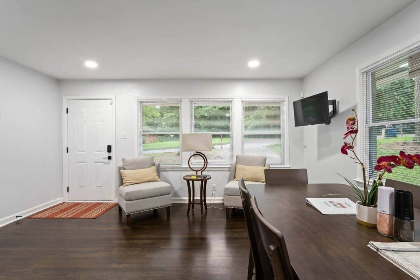 المنشأة من الداخل