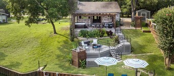 Lakefront Getaway Hot Tub, Projector, Kayaks