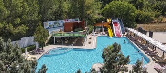 Smart Voxx Resort Hotel