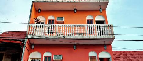 Fachada del alojamiento