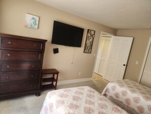 Room - Cozy Private Residence for Lease on Semi-private Golf club near Gulf of Mexico (Bonita Springs)