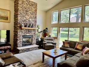 Living area - Cozy Condo Retreat (Pagosa Springs)