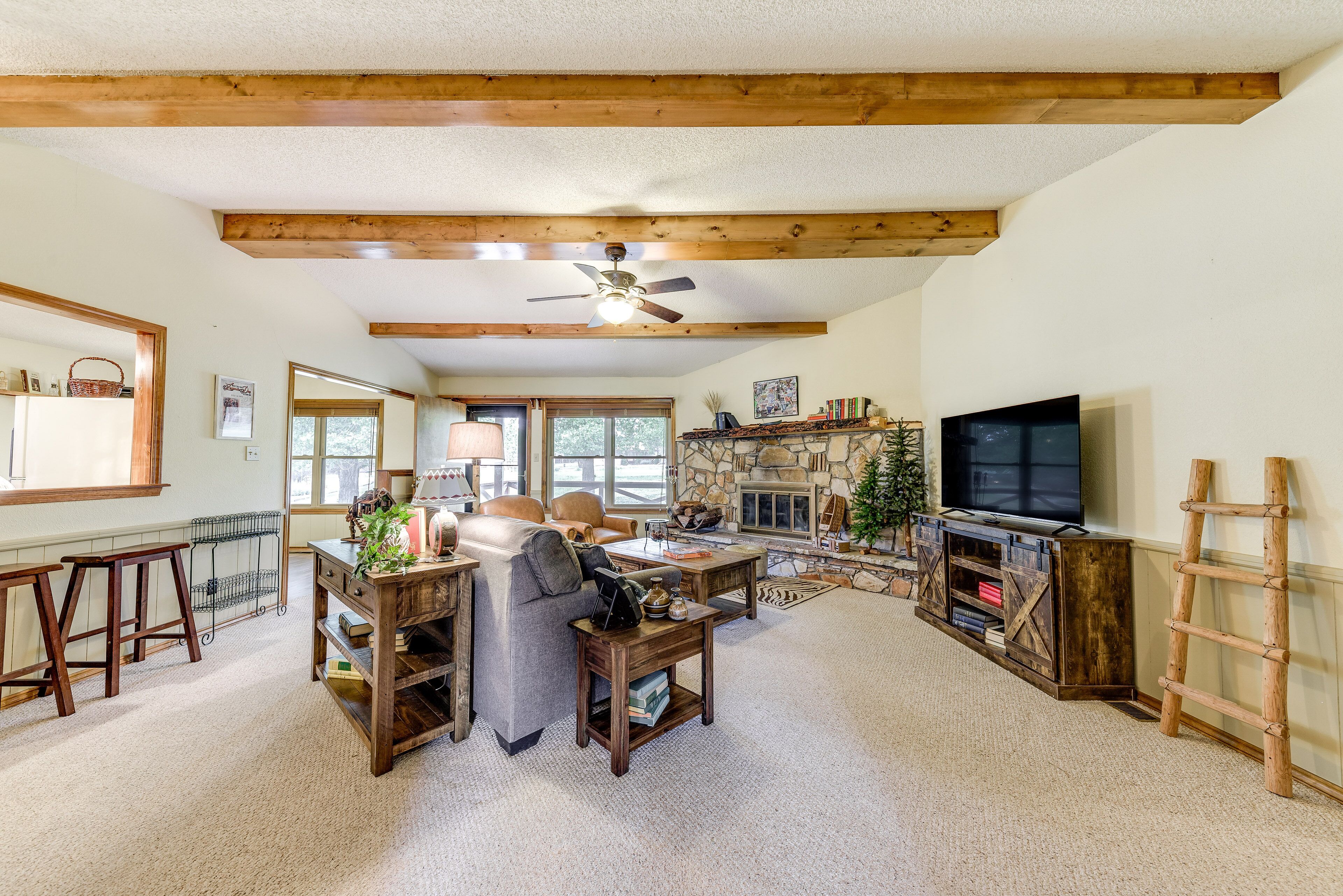 Pet-Friendly Ruidoso Cabin w/ Deck, Near Alto Lake
