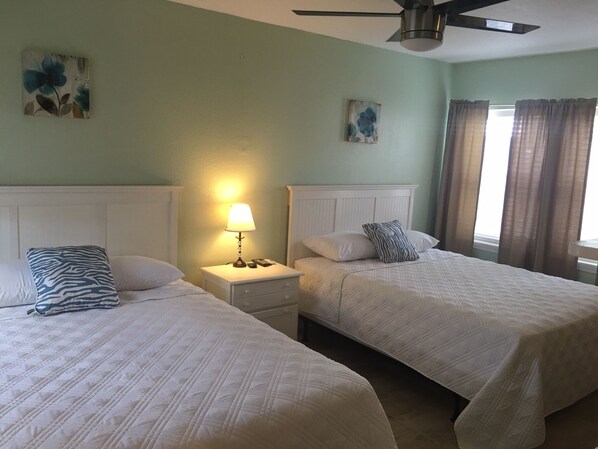 Studio Standard | Fer et planche à repasser, accès au Wi-Fi (inclus), literie fournie