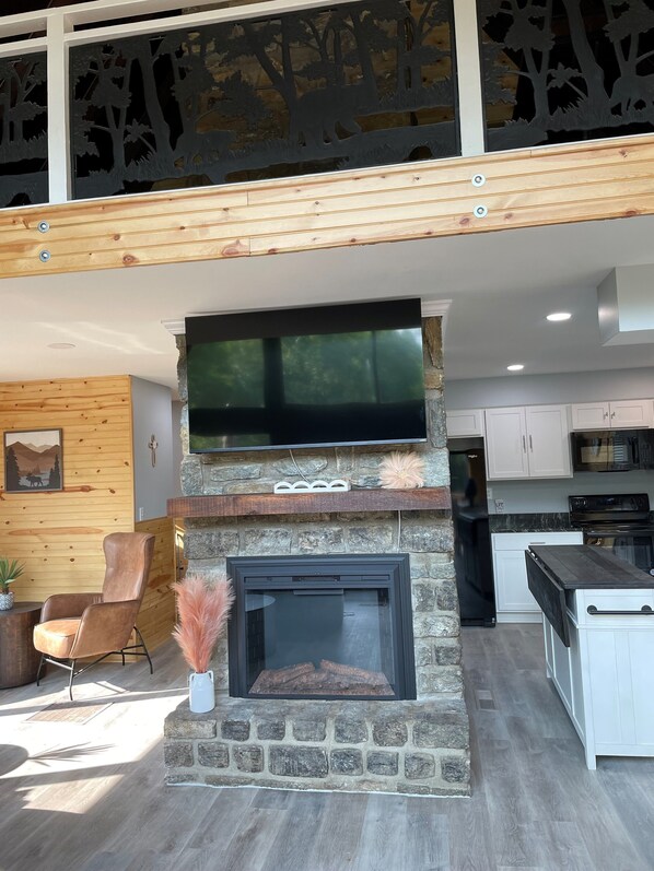 Interior - Amazing Aframe NEAR ARK ENCOUNTER (Verona)