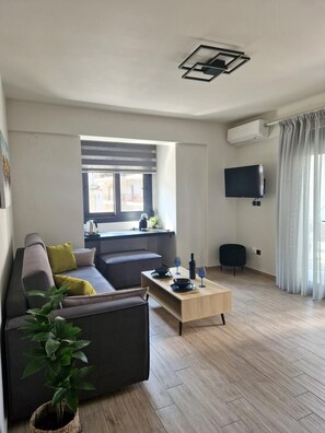 Apartment, Accessible | 4 bedrooms, desk, soundproofing - Volos Terra Deluxe Residences (Volos)