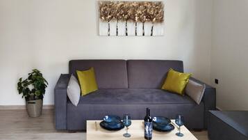 Apartemen, akses difabel | 4 kamar tidur, meja kerja, dan kedap suara