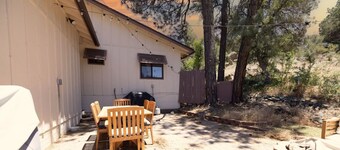 *Walk to Rodeo *BBQ *Fireplace *Close to park