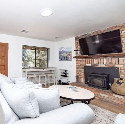 *Walk to Rodeo *BBQ *Fireplace *Thumb Butte Trails