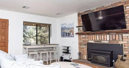 *Walk to Rodeo *BBQ *Fireplace *Thumb Butte Trails