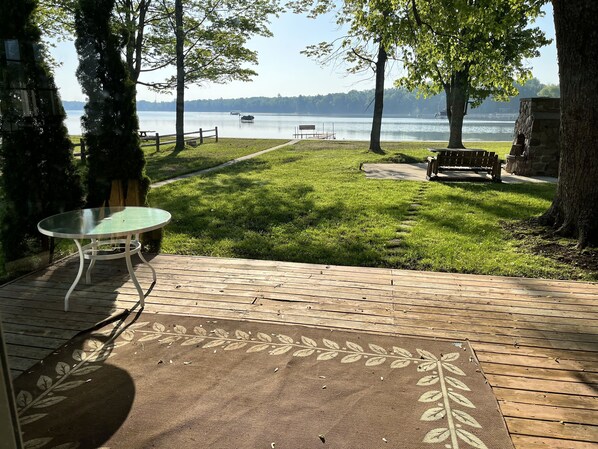 Outdoor dining - "Summer Breeze" Cottage on Alpena's Long Lake - Prime location on the Sandies! (Alpena)