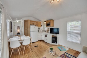 Interior - Smarter than the Average Stay at the Yogi Cottage! (Monteagle)