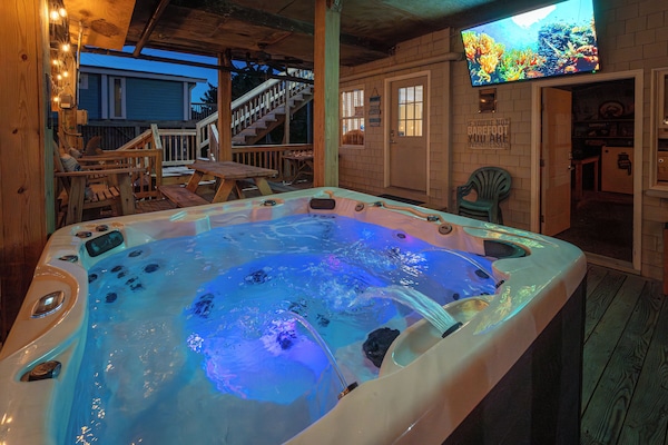 Hot Tub, 65" Deck TV
