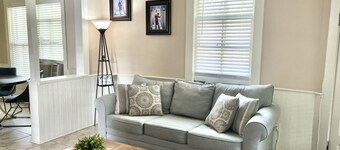 Nice house just block away from Sanford downtown 