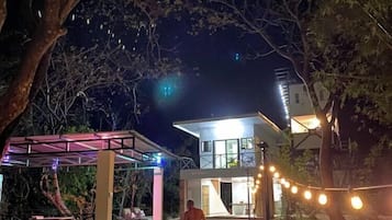 Casa Natura | 2 間臥室、Select Comfort 床墊、客房內保險箱、獨特裝潢