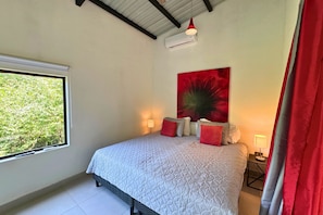 Quarto clássico, 2 quartos, para não fumantes | Camas Select Comfort, cofres nos quartos, individualmente decorados