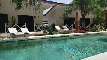 Quarto clássico, 2 quartos, para não fumantes | Camas Select Comfort, cofres nos quartos, individualmente decorados