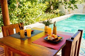 Entire Property | Private kitchen | Mini-fridge, microwave, cookware/dishes/utensils