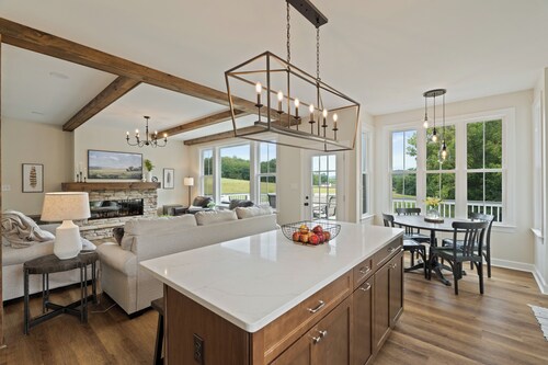 NEW Luxury Cottage with Mountain Views