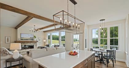 NEW Luxury Cottage with Mountain Views