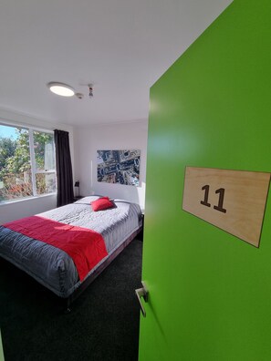 Huone (Room 11 - Budget Queen) | Äänieristys, ilmainen Wi-Fi, vuodevaatteet