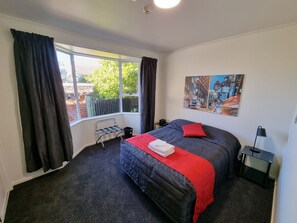 客房, 公共浴室 (Room 9 - Budget Queen) | 隔音、免费 WiFi、床单