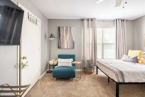 2 habitaciones, escritorio, tabla de planchar con plancha y wifi gratis