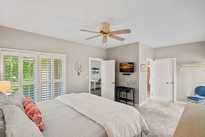 4 bedrooms, iron/ironing board, free WiFi, bed sheets - Keepin' It Cooley by SoCharm | Lake Norman! (Mooresville)