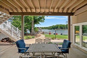 Outdoor dining - Keepin' It Cooley by SoCharm | Lake Norman! (Mooresville)