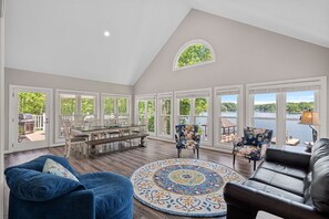 電視、電子遊戲、乒乓球設施