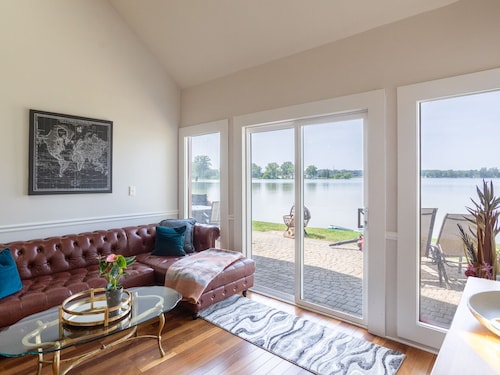 Private lakefront home 30 minutes from downtown Ann Arbor!  