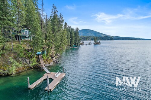 Waterfront Cabin—Private Dock with Boat Slip, Paddle Board for Fun on the Water!