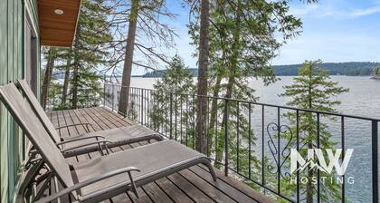 Waterfront Cabin—Private Dock with Boat Slip, Paddle Board for Fun on the Water!