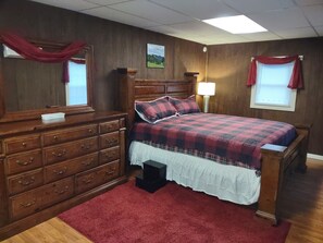 2 bedrooms, desk, iron/ironing board, travel cot