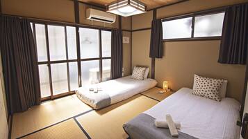 Deluxe Villa | 3 bedrooms, desk, laptop workspace, blackout drapes